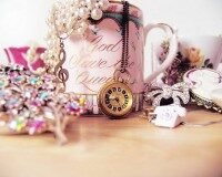 beautiful-tea-service-for-storing-jewelry-08-200x160-1722485
