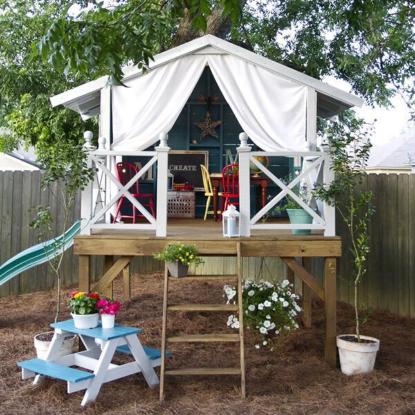 childrens-playhouse-in-backyard-garden-1-16-2378937