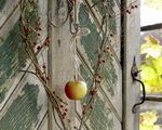 red-and-yellow-apples-as-home-decor-autumn-decorations1-10-s-3292341