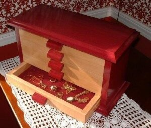 special-cases-for-storing-jewelry-adornments-1-300x254-7038770