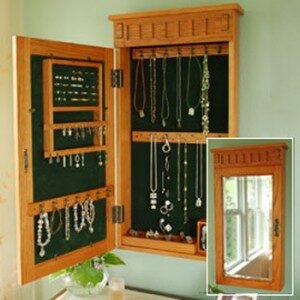 special-cases-for-storing-jewelry-adornments-10-300x300-1890727