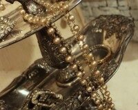 beautiful-tea-service-for-storing-jewelry-01-200x160-5228490