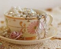 beautiful-tea-service-for-storing-jewelry-12-200x160-2547679