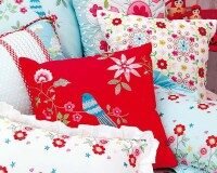 bright-teenage-girl-room-interior-with-handmade-details-2-200x160-5647418