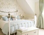 swedish-idea-wallpaper-in-bedroom-pictures1-24-s-6084778