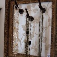 wall-displays-and-boards-for-storing-jewelry-and-adornments-02-200x200-9795595