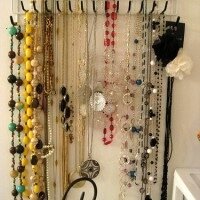 wall-displays-and-boards-for-storing-jewelry-and-adornments-14-200x200-9734786